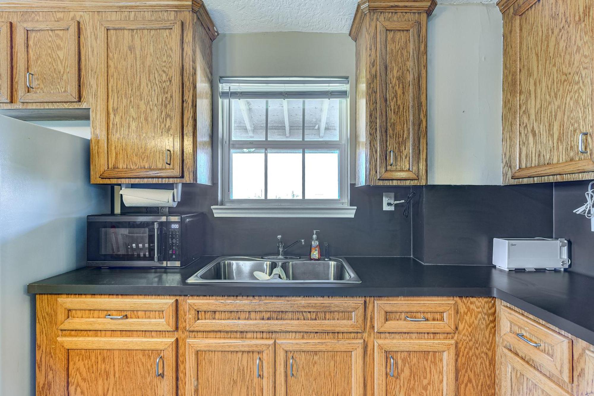 Crystal Beach Home With 2 Grills Walk To Shore! Exterior photo